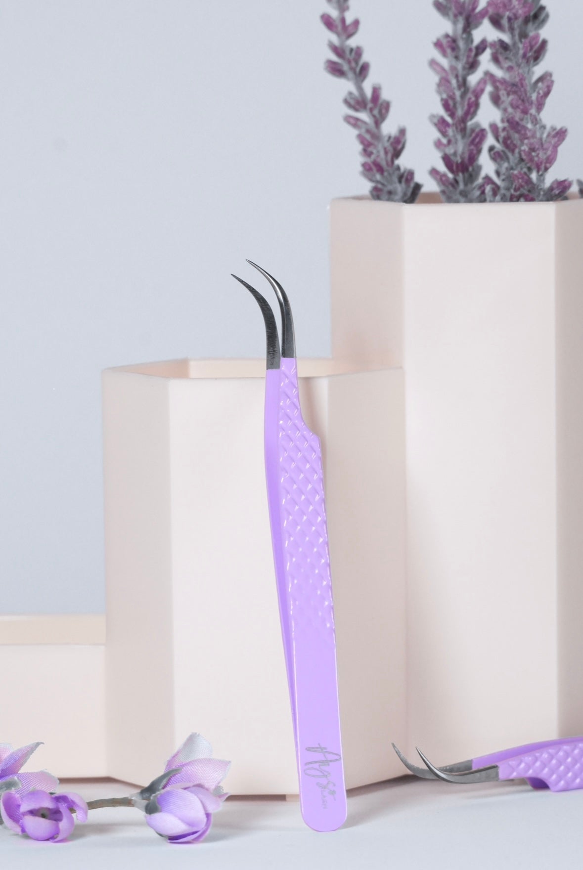 Baby lilac Eye Lash Tweezer